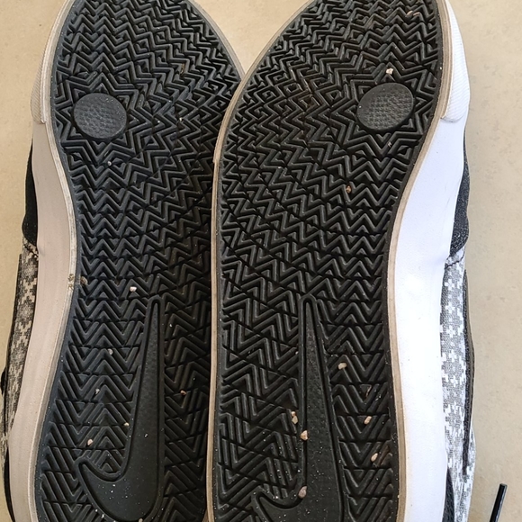 Nike SB Shoes - Picture 3 of 4